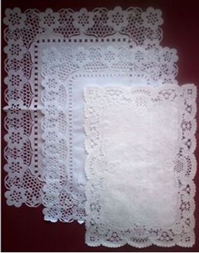 Picture of 39x31cm LACE TRAY PAPER |Pack 250